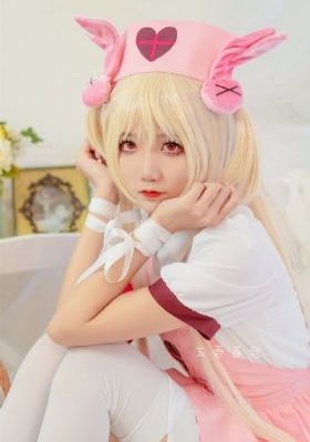 欧美名模维纳斯群交磁力合集_720免费高清观看